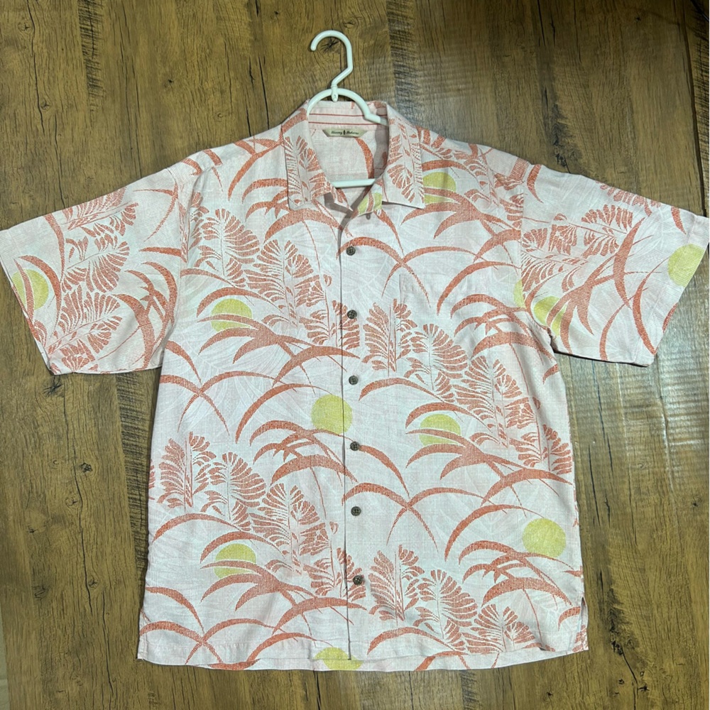 Tommy Bahama Hawaiian Camp shirt Pink and Orange Patterned